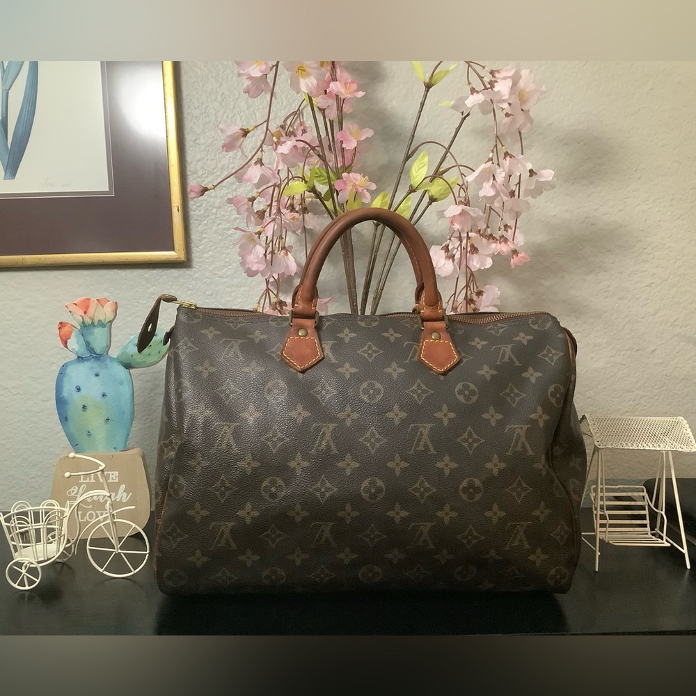 Louis Vuitton Speedy 35